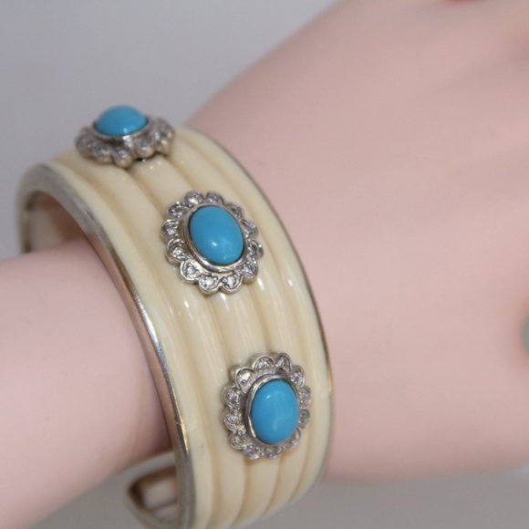 Miriam Salat Turquoise Cabochon Sterling Cuff - Picture 2 of 13